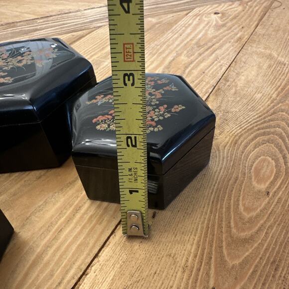 Japanese Stacking‎ Nesting Boxes Hexagon Container 3 Tier Black Lacquer Peacock - Picture 14 of 14